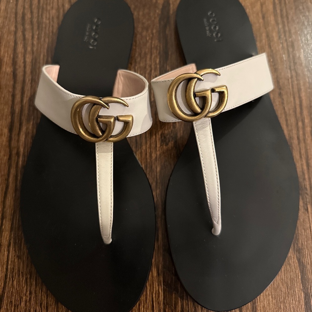 Gucci Flat Marmont Leather Thong Gem